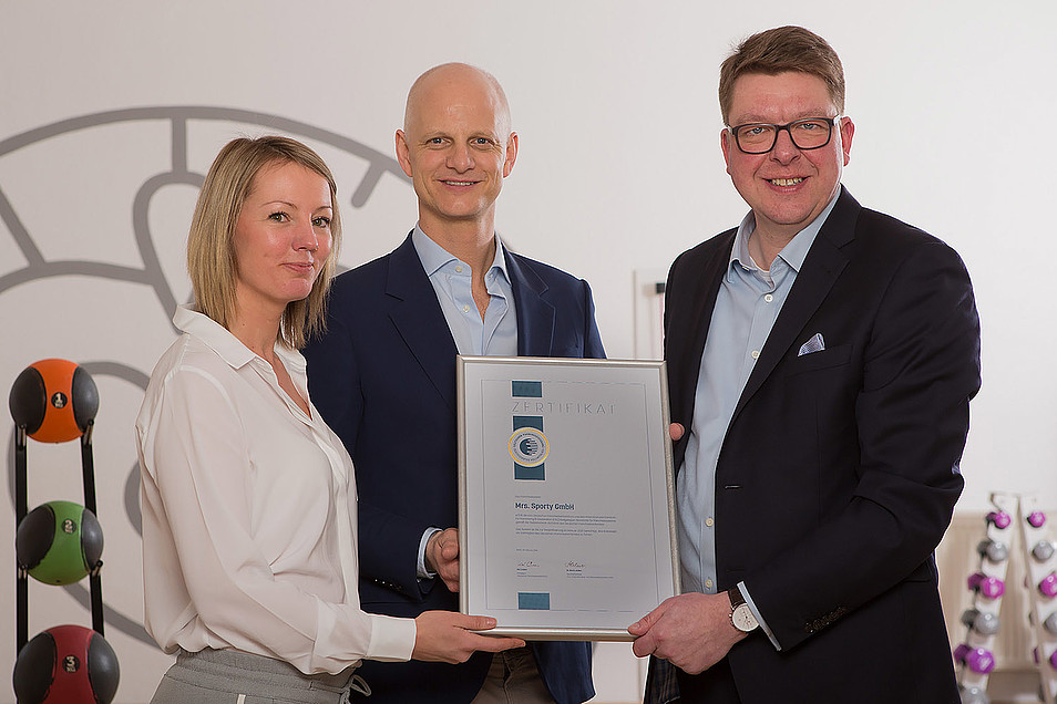 DFV überreicht Mrs.Sporty das Franchise-Qualitäts-Siegels
